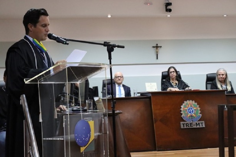Luis Otávio Pereira Marques toma posse como juiz-membro do TRE-MT