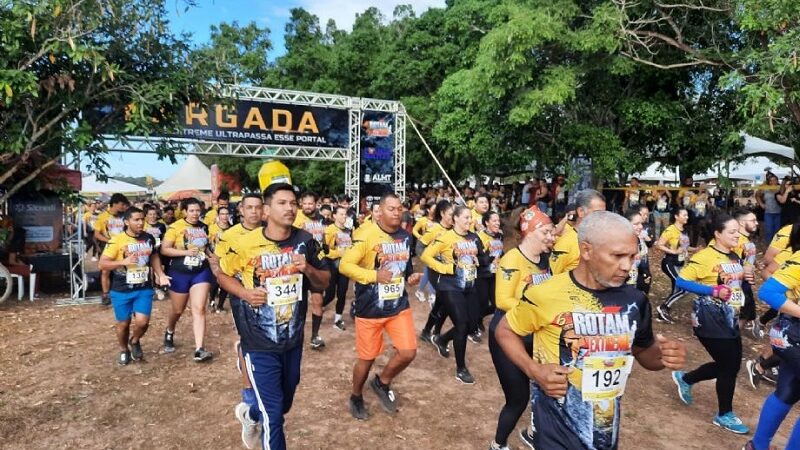 Polícia reúne 2,5 mil pessoas em tradicional corrida com obstáculos em Cuiabá