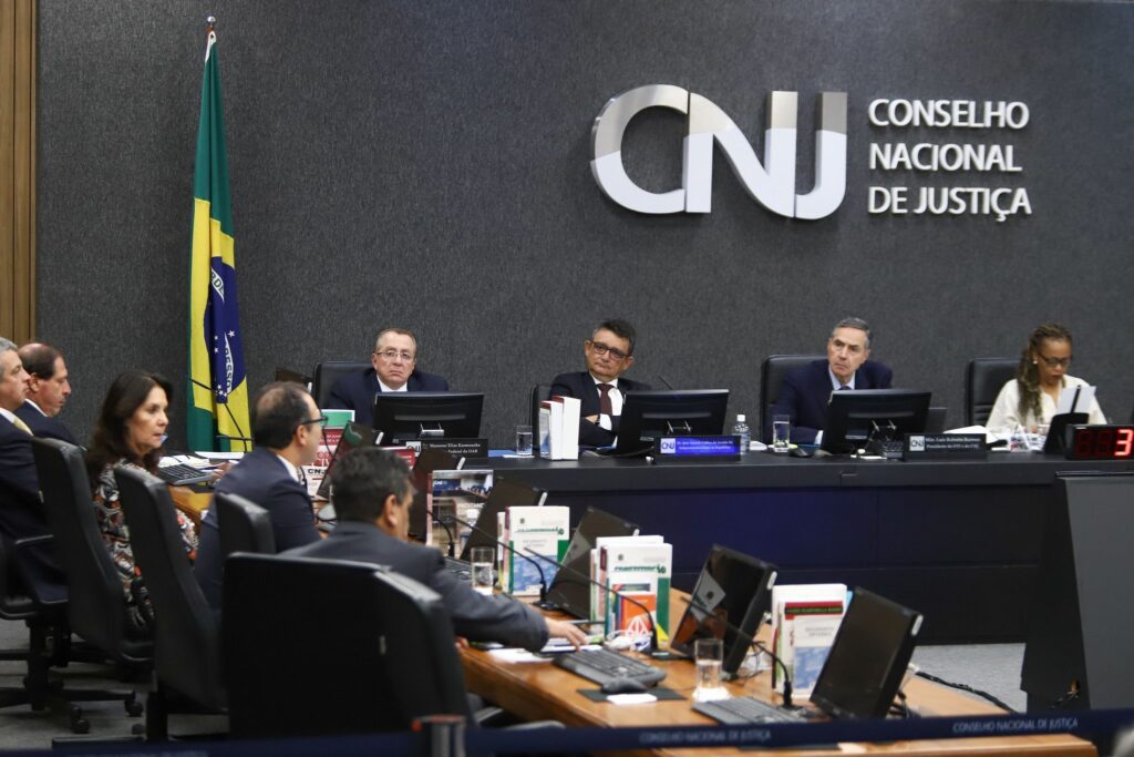 IAB aponta violação de prerrogativas em resolução do CNJ que acaba com sustentações orais presenciais