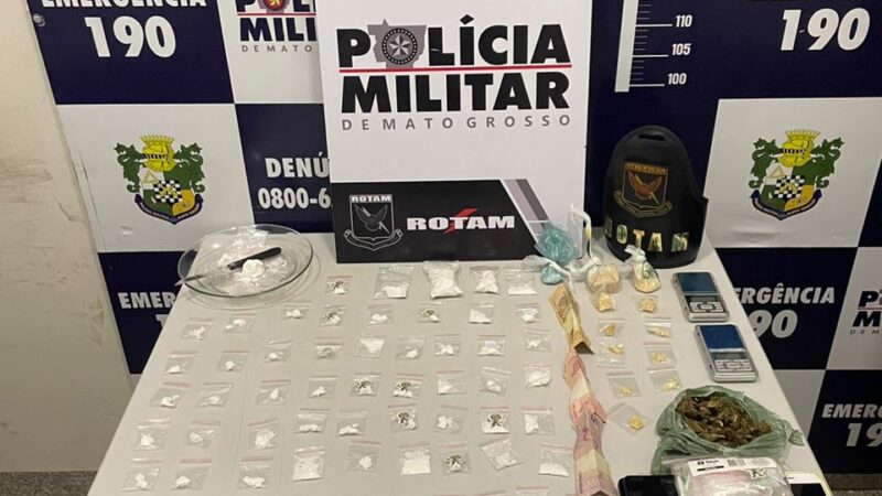 Rotam prende cinco membros de facção criminosa por tráfico e apreende 83 porções de drogas