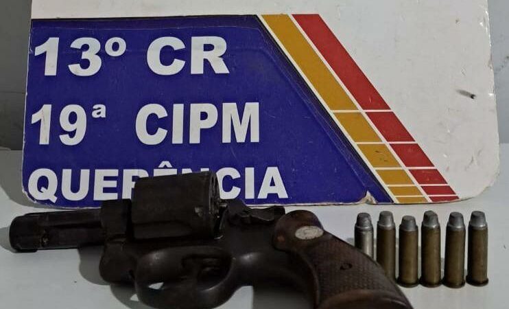 Polícia Militar prende homem com arma de fogo municiada após agredir e ameaçar esposa