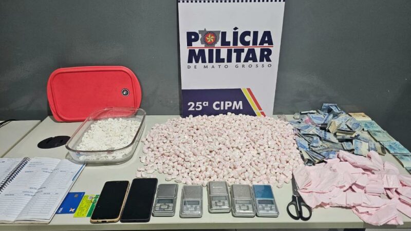 PM prende homem com 1,4 mil porções de cocaína e R$ 6,7 mil em dinheiro em Várzea Grande