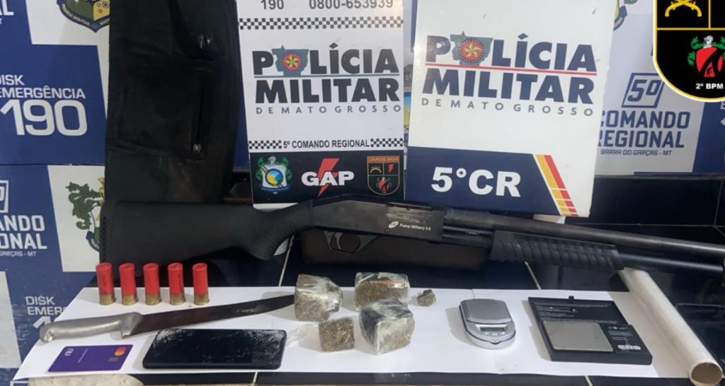 Três faccionados são presos em flagrante pela PM com arma e drogas