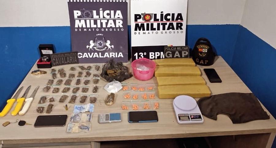 Polícia Militar prende dupla suspeita por tentativa de roubo a joalheria e tráfico de drogas