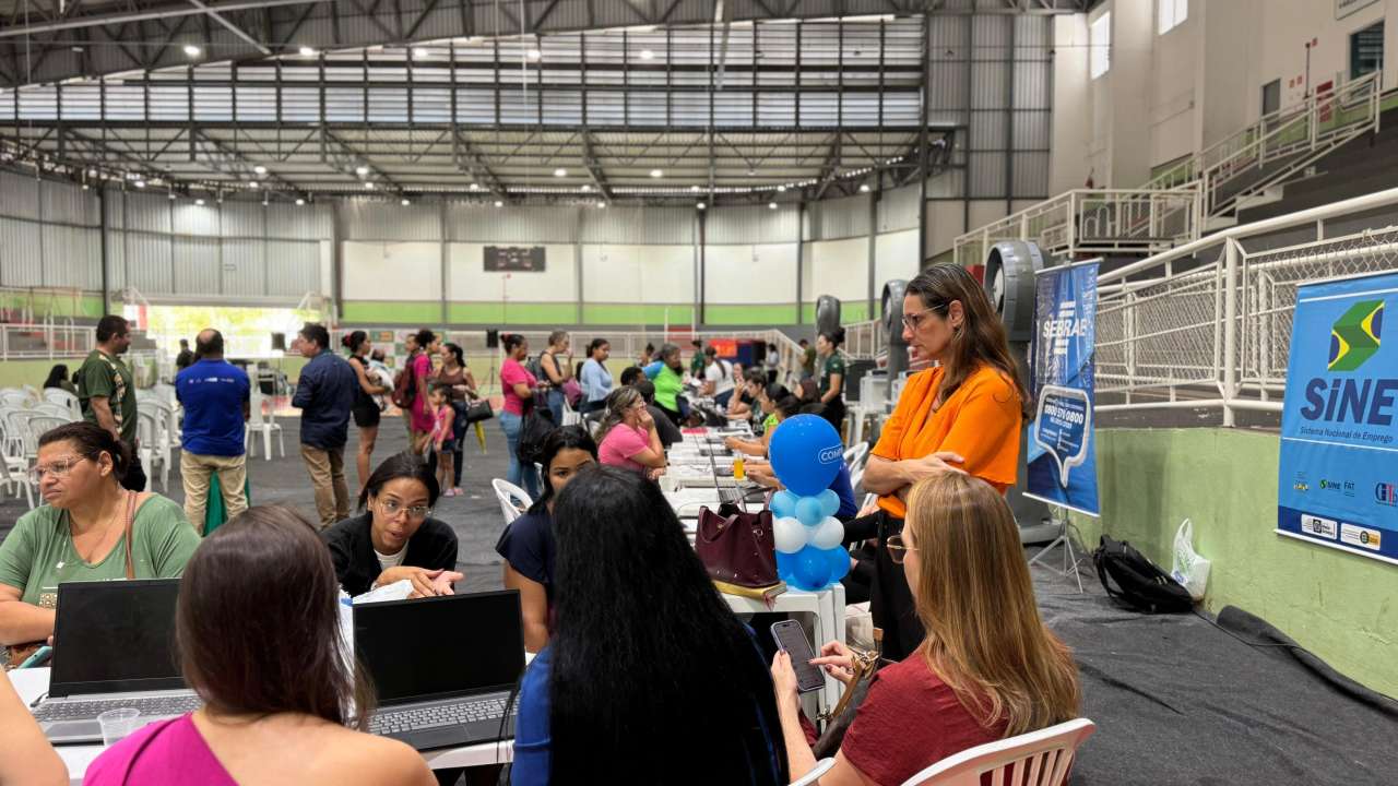 Assistência Social leva serviços, CadÚnico e oficina de geração de renda ao Acelera Mais Várzea Grande