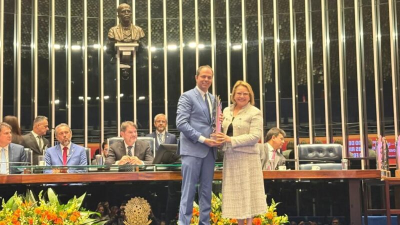 Governo de MT alcança 75% de crianças alfabetizadas na idade certa e é reconhecido pelo Senado