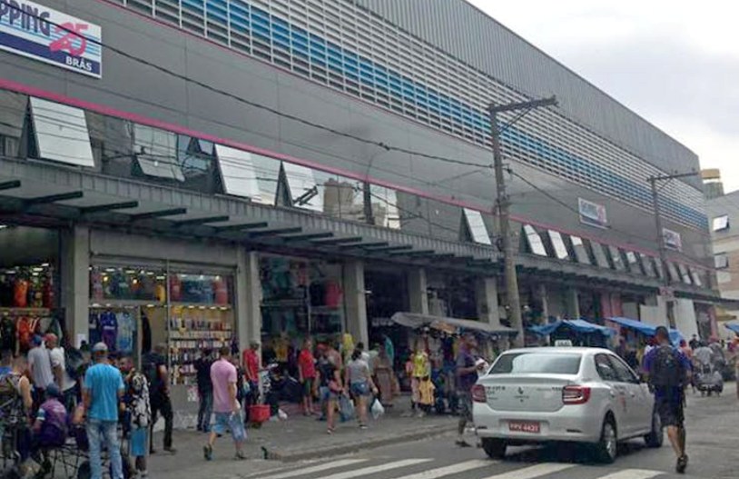 Operação contra pirataria fecha 2 mil lojas em shoppings do Brás