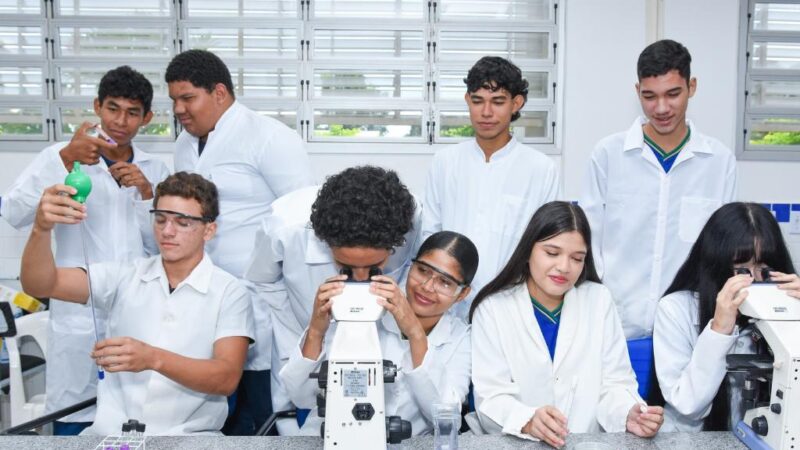 Governo alcança meta de 10,1 mil alunos matriculados em cursos técnicos integrados ao ensino médio em MT