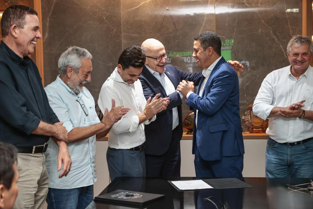 MAIS DE R$ 30 MILHÕES –  Otaviano Pivetta firma convênios para Noroeste de MT: “Maior investimento da história de Novo Horizonte do Norte”, afirma prefeito