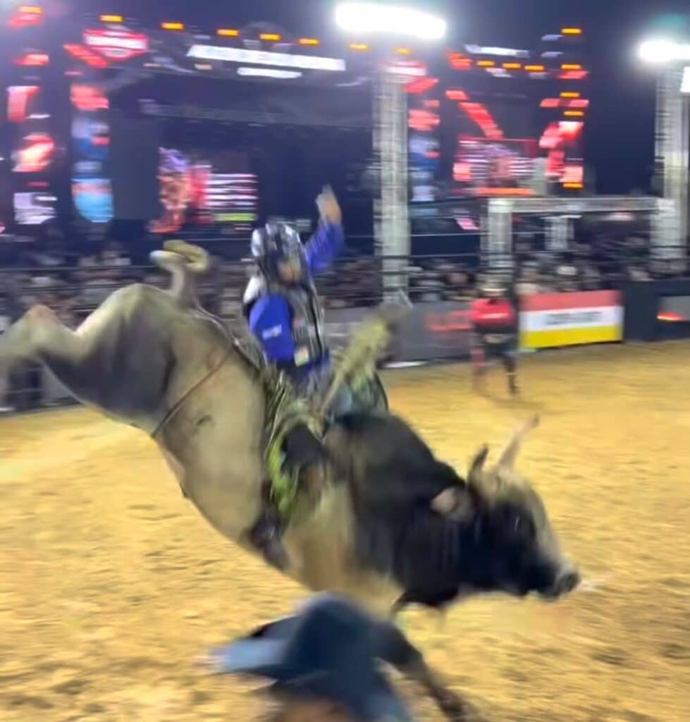 Alex Oliveira vence PBR Grand Rodeo em Sorriso