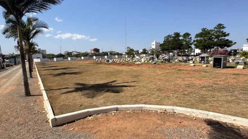 Nova Mutum licita construção de 137 covas no cemitério municipal