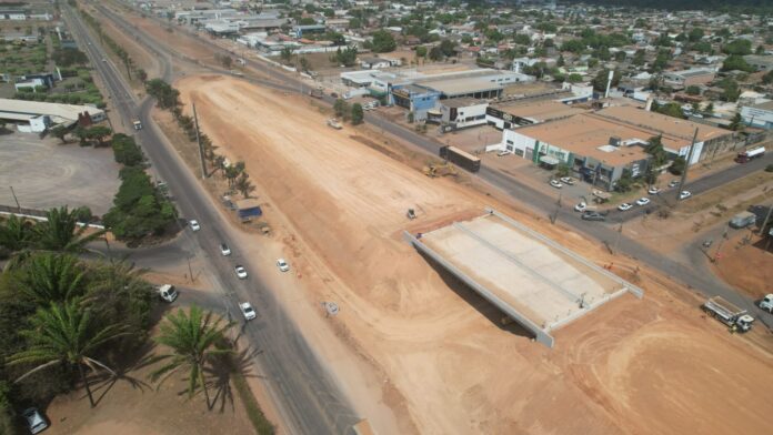 Concessionária prolonga desvio para obras de viaduto no perímetro urbano da BR-163 em Sinop