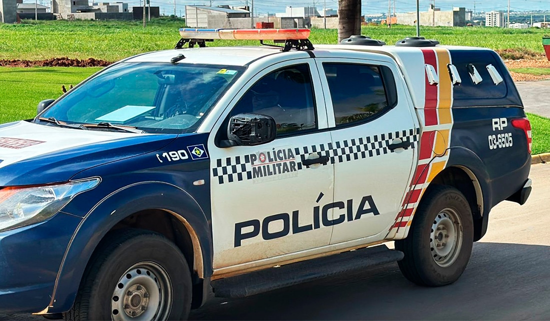 Mulher é detida suspeita de matar o marido com canivete em posto de Colíder