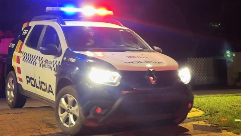 Suspeito de matar vizinho em Cuiabá bate na porta de base da PM e é preso em flagrante